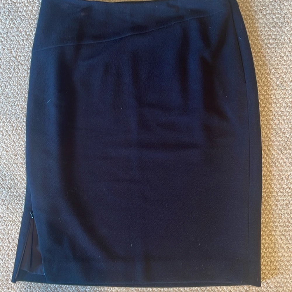 Worth stretch pencil skirt size 4 hardly worn